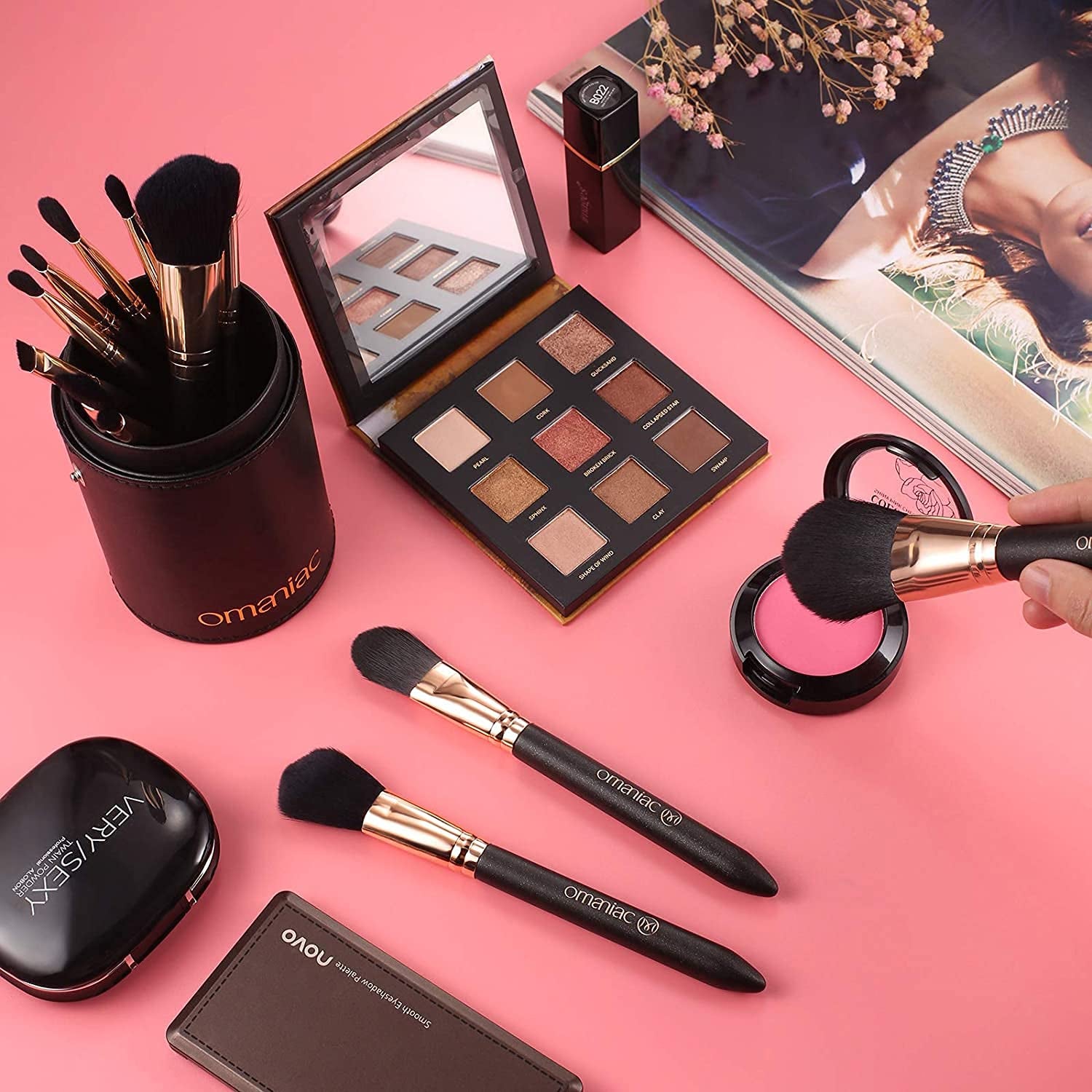 Makeup Brush Set Professional, 12 Pearlescent Wood Handle Makeup Brushes, Premium Cruelty-Free Synthetic Fiber Hair, Travel Make up Brushes Set with Case (Black).