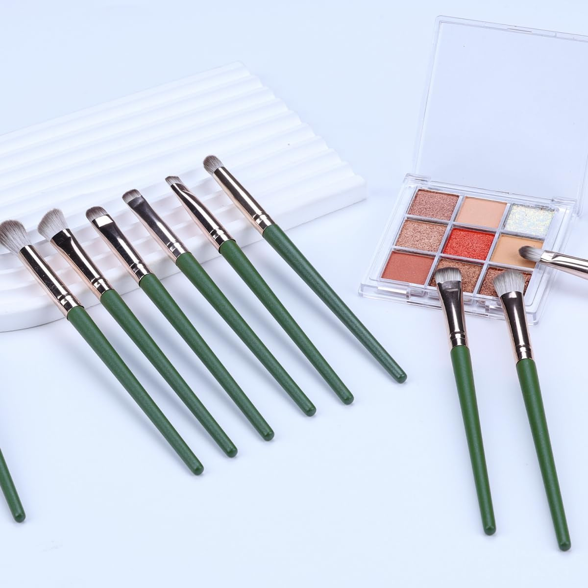 14PCS Green Professional Dense Makeup Brushes Tool Kit Air Brush Blending Powder Blush Concealer Eye Make up Brush Angled Stippling Liquid Highlighter Thin Brush with Travel Bag